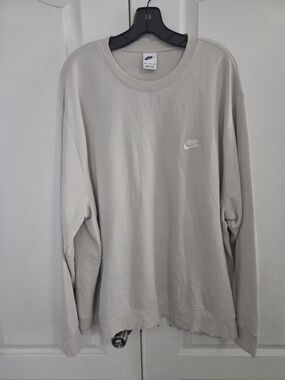 Nike Men's Crew Sweatshirt in Light Beige